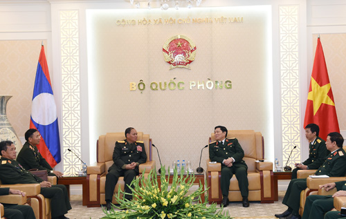 Đại tướng Ngô Xuân Lịch tiếp Chủ nhiệm Tổng cục Chính trị Quân đội Nhân dân Lào