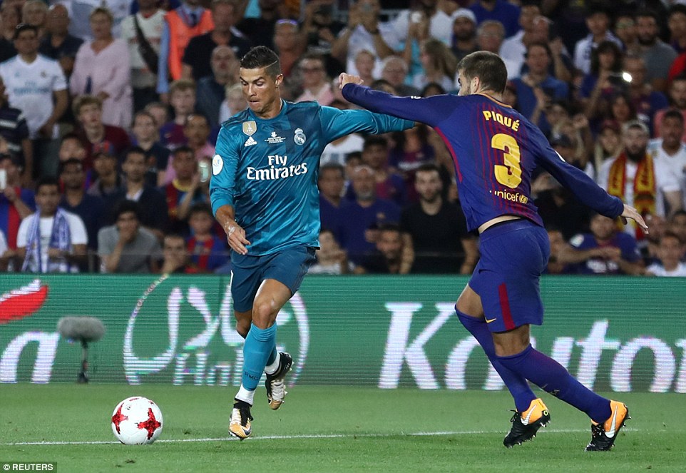 Real Madrid hạ gục Barcelona ngay tại Nou Camp