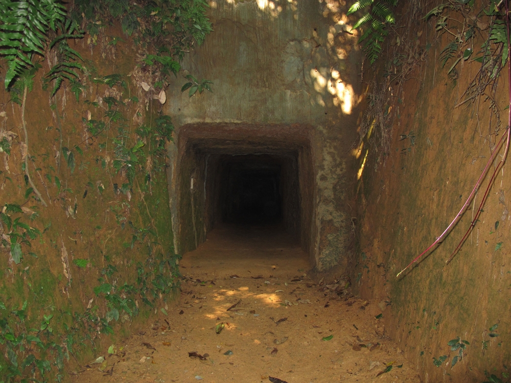 Căn hầm này nơi ở và làm việc của Bác Hồ trong những năm tháng cách mạng.