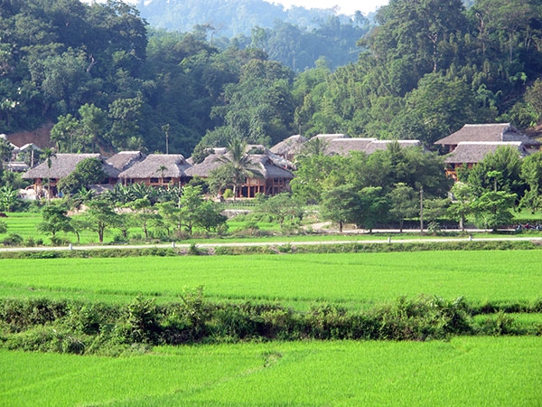 Làng Tân Lập, trước đây gọi là Kim Long, nằm ở phía Đông xã Tân Trào trong một thung lũng bốn bề núi rừng bao bọc, nơi đây có núi chắn, sông ngăn, đảm bảo an toàn bí mật, tiến có thể đánh, lui có thể giữ nên được chọn làm trung tâm thủ đô khu giải phóng.