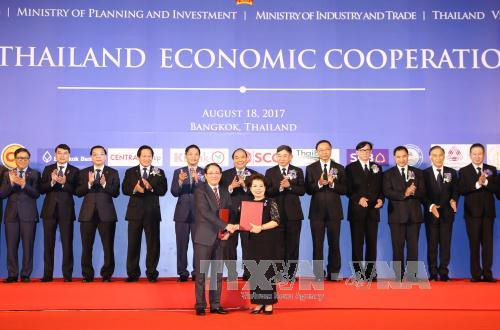 Thủ tướng Nguyễn Xuân Phúc dự Diễn đàn hợp tác kinh tế Việt Nam – Thái Lan