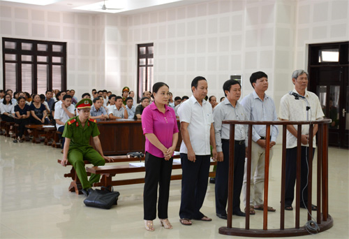 Ba lần tòa trả hồ sơ, mỏi mòn đợi chờ sáng tỏ
