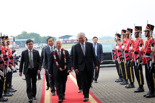 Tổng Bí thư Nguyễn Phú Trọng đến Jakarta, bắt đầu chuyến thăm chính thức Cộng hòa Indonesia