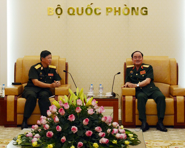 Ngành Hậu cần quân đội Việt Nam và Lào tăng cường hợp tác
