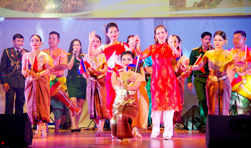 Đoàn kết, thắm tình hữu nghị