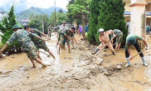 Trong gian khó luôn có bộ đội