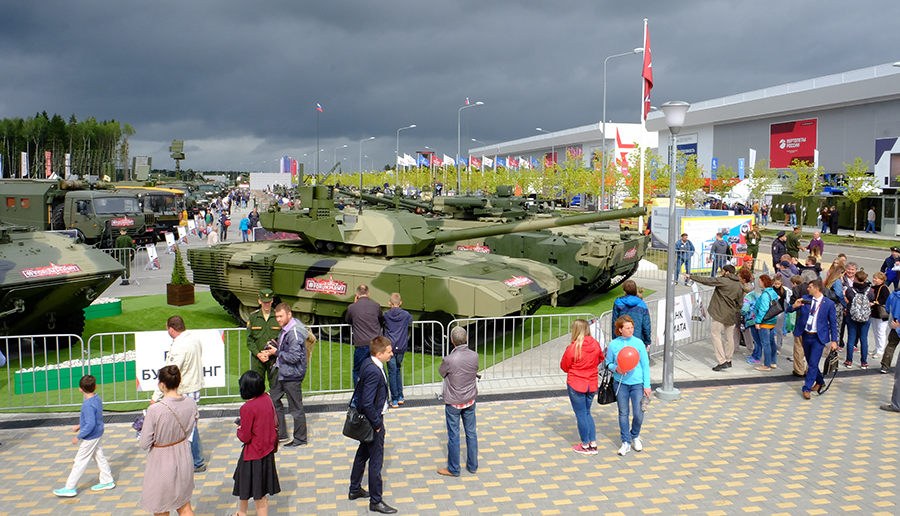 Nga giới thiệu hàng loạt khí tài quân sự hiện đại tại Army-2017
