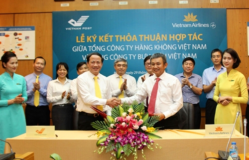 Vietnam Airlines và Tổng công ty Bưu điện Việt Nam ký thỏa thuận hợp tác
