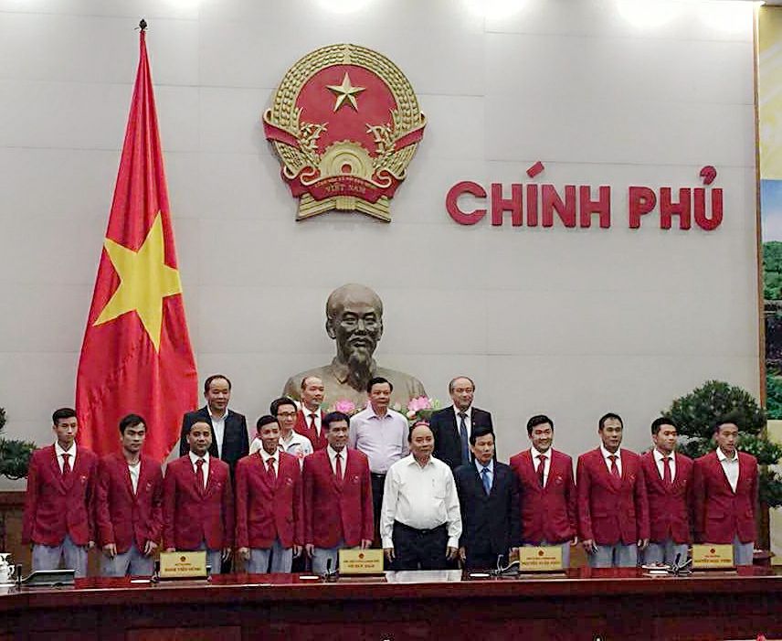 Thủ tướng Nguyễn Xuân Phúc gặp mặt thân mật Đoàn Thể thao Việt Nam tham dự SEA Games 29 
