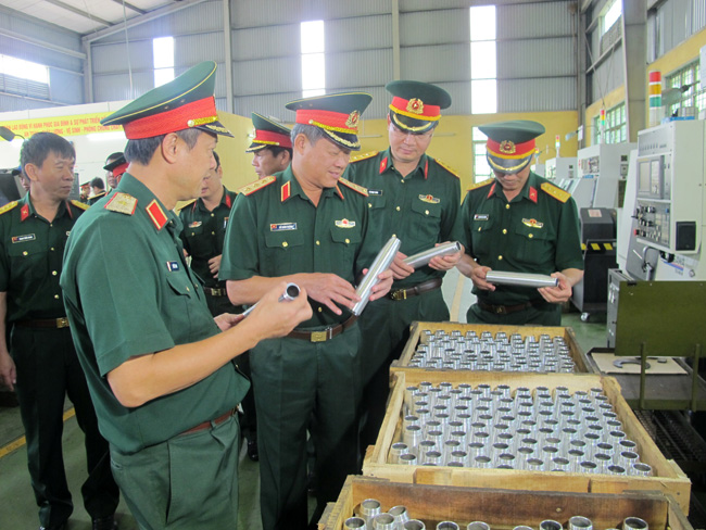 Thượng tướng Bế Xuân Trường kiểm tra Nhà máy Z115