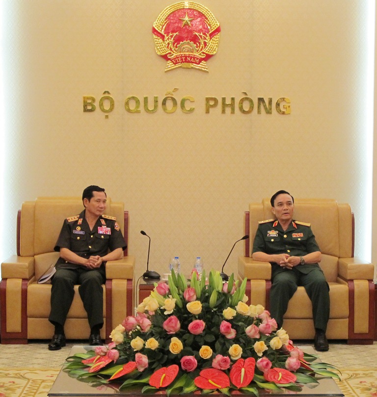 Đoàn cán bộ Cục Quân lực và Cục Quân sự địa phương QĐND Lào thăm Việt Nam
