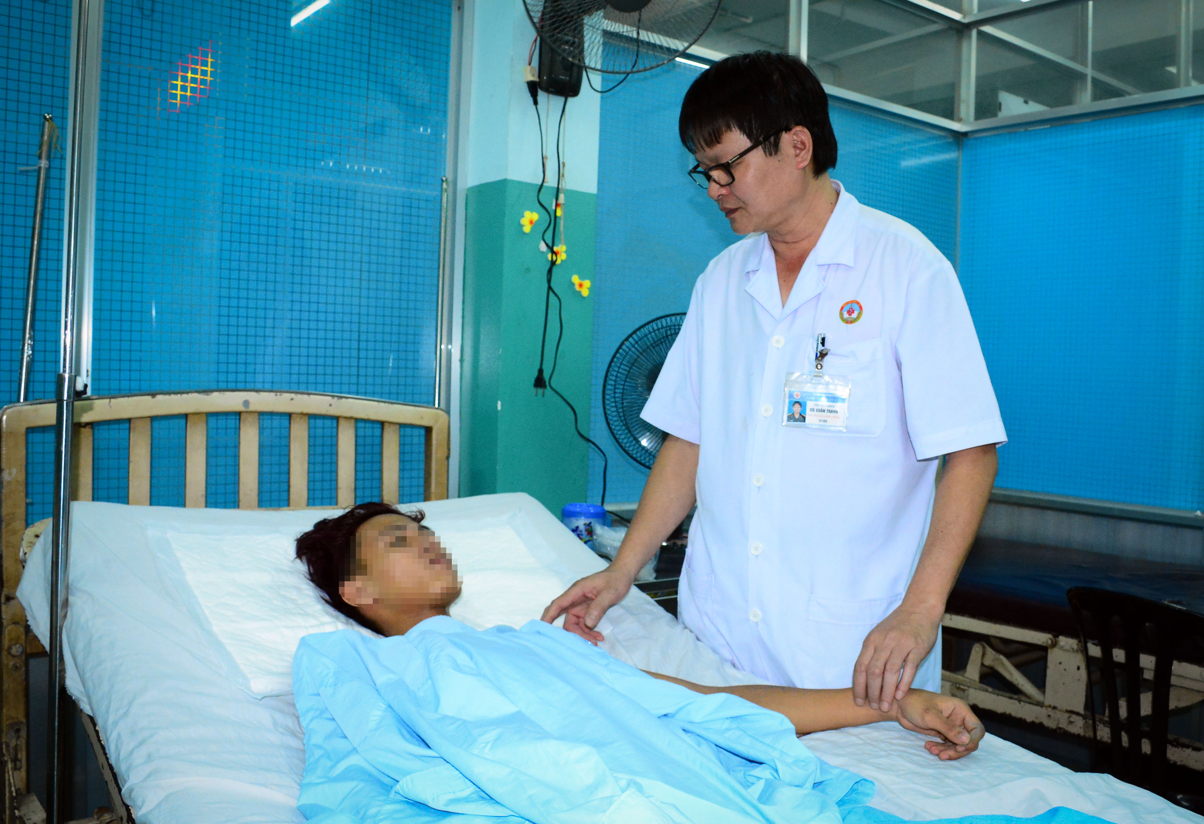 Bệnh viện Quân y 175 phẫu thuật cấp cứu thành công bệnh nhân bị vết thương thủng tim