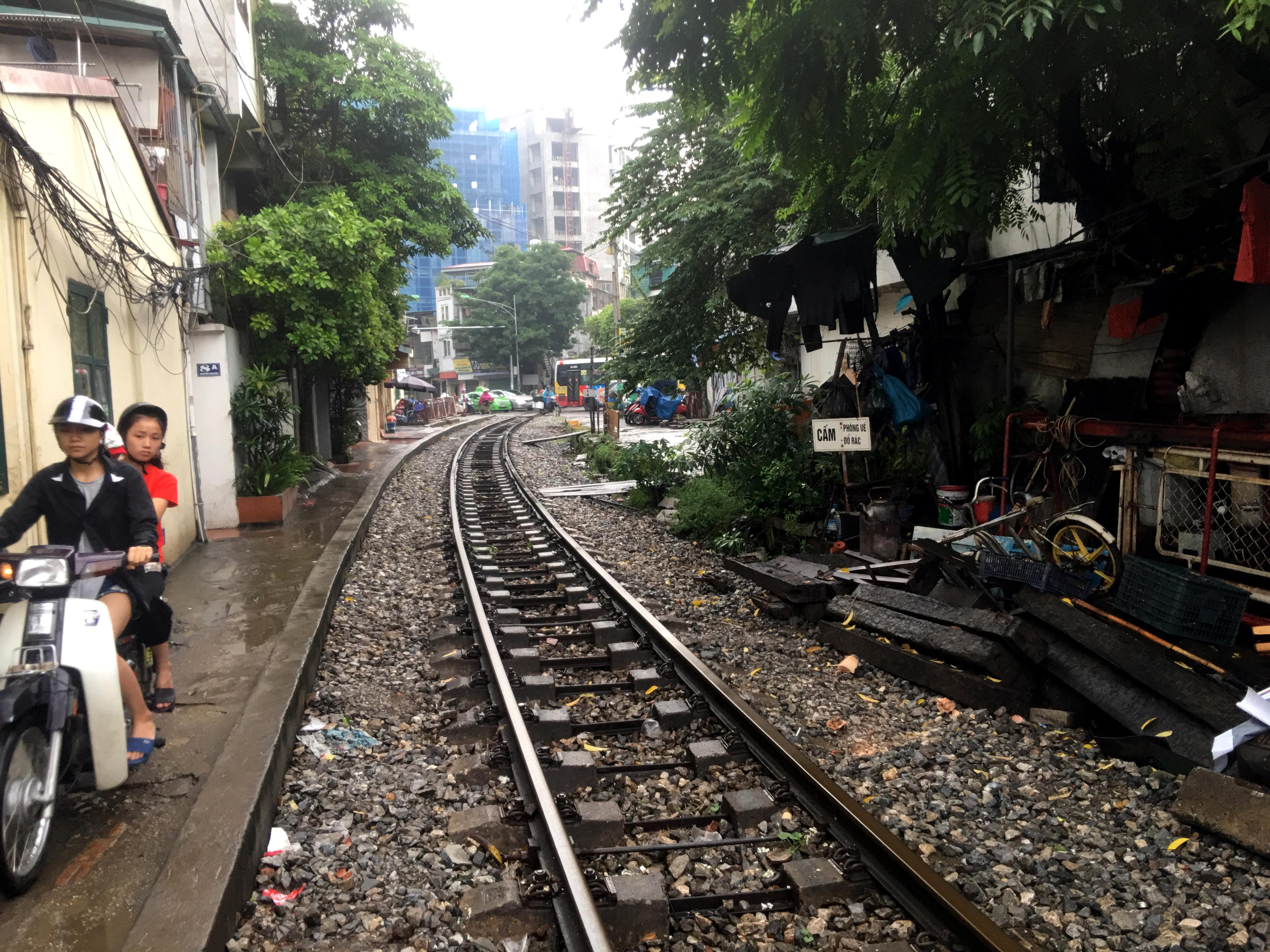 Giải pháp nào để ngăn chặn tai nạn giao thông đường sắt?