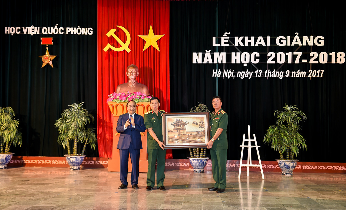 Thủ tướng Nguyễn Xuân Phúc dự khai giảng năm học mới tại Học viện Quốc phòng