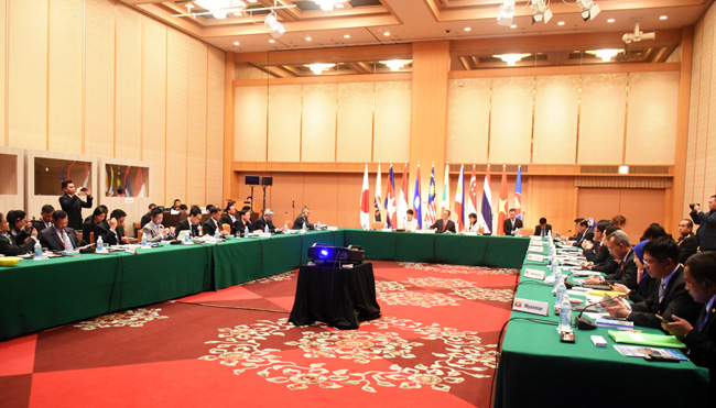 Hướng tới hợp tác thực chất, hiệu quả