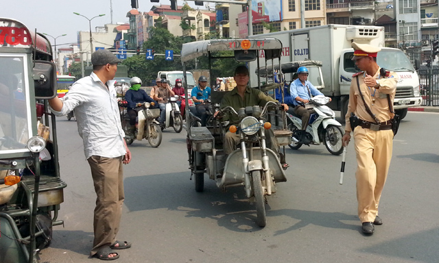 Kết hợp chặt chẽ giữa tuyên truyền với xử phạt