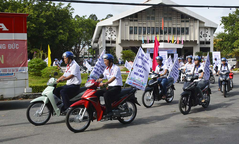 Phát động hưởng ứng Tháng hành động an toàn giao thông