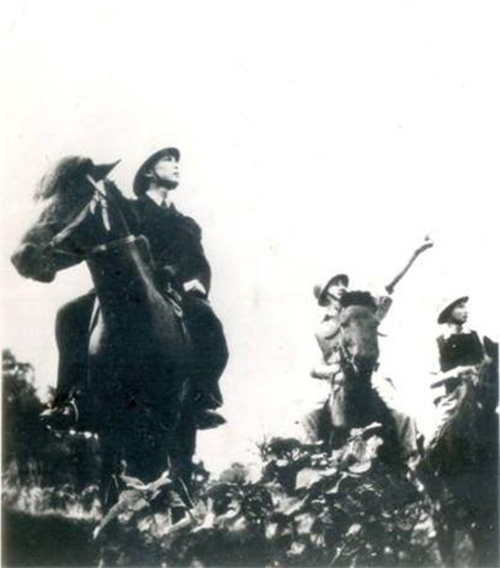 Chủ động tổ chức lực lượng chặn địch