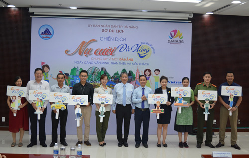 Phát động Chiến dịch “Nụ cười Đà Nẵng” hướng đến Tuần lễ Cấp cao APEC 2017