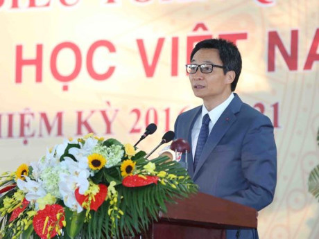 Phó Thủ tướng Vũ Đức Đam chỉ đạo chấn chỉnh tình trạng lạm thu đầu năm học