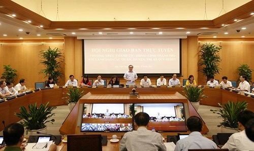 CÁN BỘ PHẢI LUÔN “GẦN DÂN, TRỌNG DÂN”
