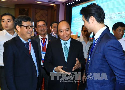 Thủ tướng Nguyễn Xuân Phúc: Không chỉ là vựa lúa lớn nhất, Đồng bằng Sông Cửu Long phải có nền kinh tế nông nghiệp thông minh, bền vững 
