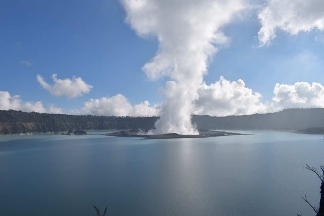 Núi lửa ở Vanuatu hoạt động mạnh, hơn 10 nghìn dân sơ tán