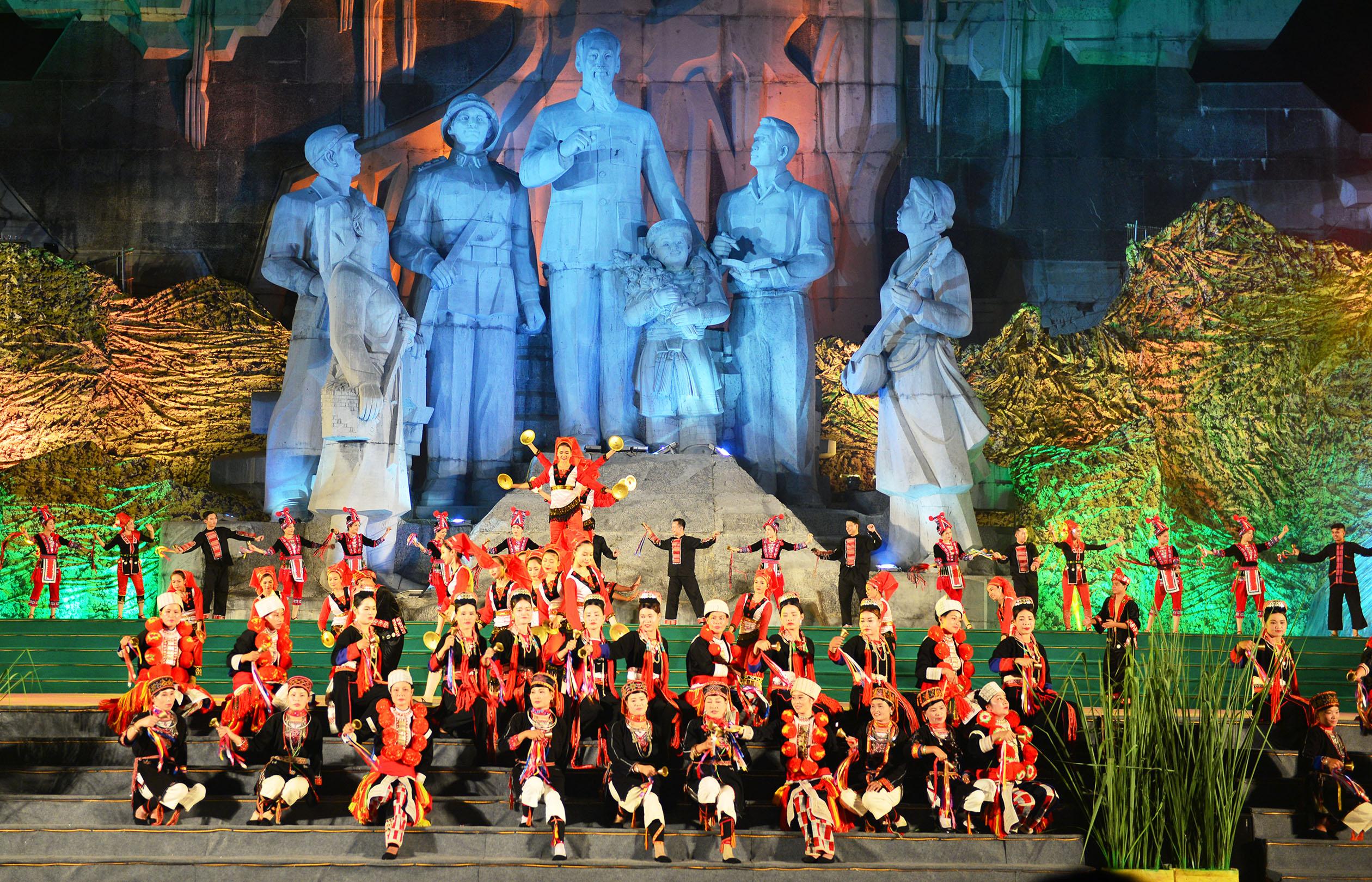 Khai mạc Ngày hội văn hóa dân tộc Dao toàn quốc lần thứ nhất