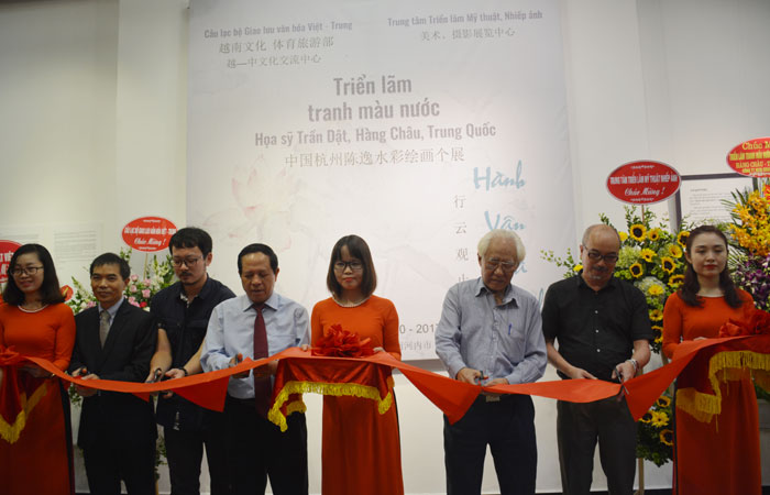 Triển lãm tranh màu nước “Hành vân họa cảnh” của họa sĩ Trần Dật (Trung Quốc)