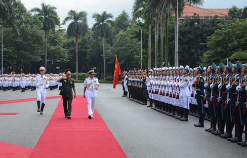 Chủ tịch Ủy ban Tham mưu trưởng Ấn Độ thăm hữu nghị chính thức Việt Nam