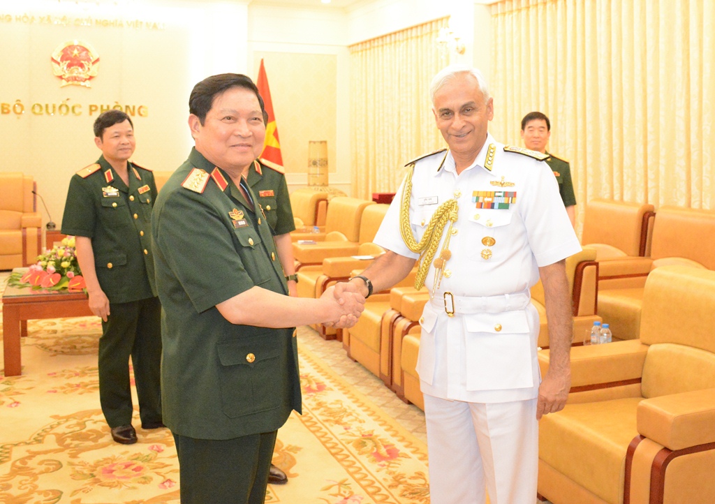 Bộ trưởng Bộ Quốc phòng Ngô Xuân Lịch tiếp Chủ tịch Ủy ban Tham mưu trưởng Ấn Độ