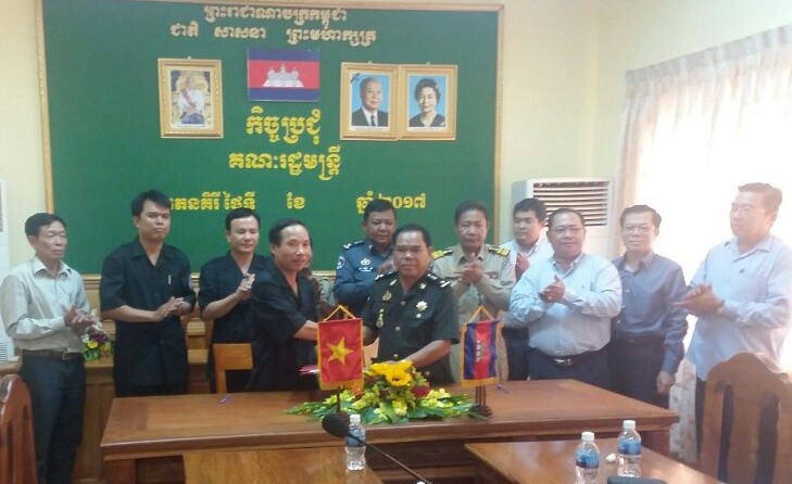 Ban Chỉ đạo 1237 tỉnh Kon Tum hội đàm với Ban Chuyên trách tỉnh Ratanakiri (Cam-pu-chia)
