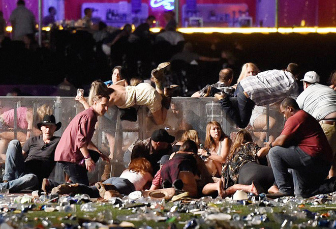 Thế giới tuần qua: Nỗi ám ảnh “văn hóa súng đạn”