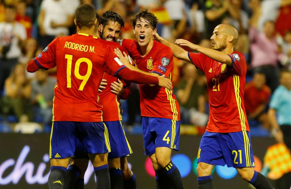 Tây Ban Nha giành vé đến Nga, Serbia chờ lượt trận cuối