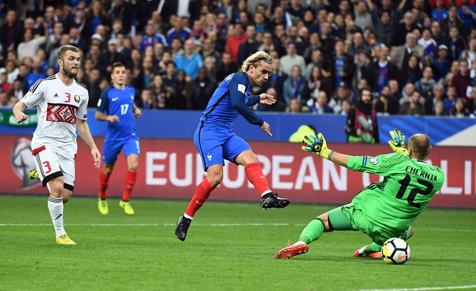 Pháp và Bồ Đào Nha có vé đến Nga, Hà Lan lại lỗi hẹn