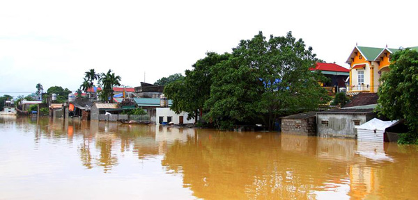 Hà Nội: Tràn đê tại huyện Chương Mỹ gây ngập lụt cục bộ