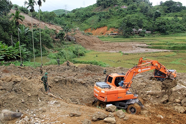 Tiếp tục tìm kiếm nạn nhân mất tích.