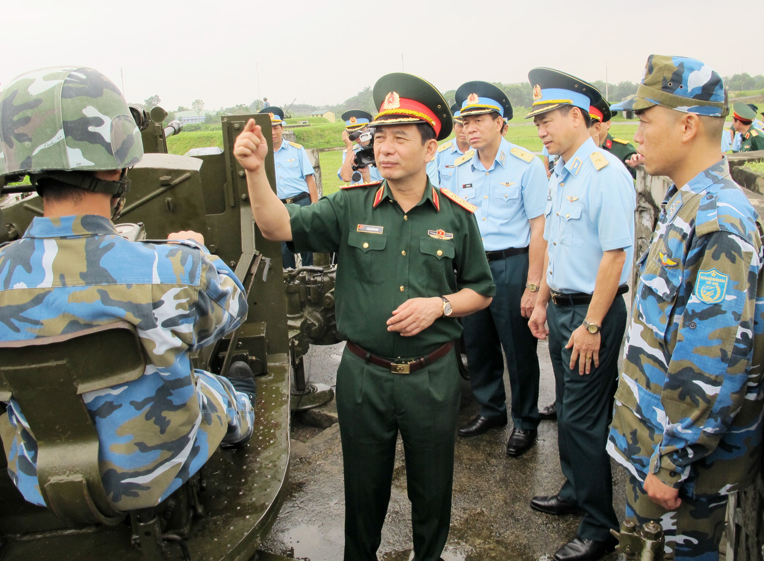 Thượng tướng Phan Văn Giang kiểm tra Học viện Phòng không-Không quân