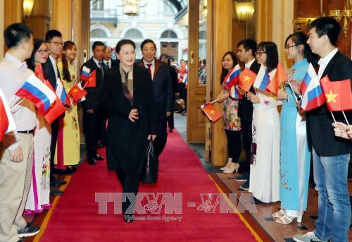 Chủ tịch Quốc hội tới Saint Peterburg, dự Lễ khai mạc IPU-137