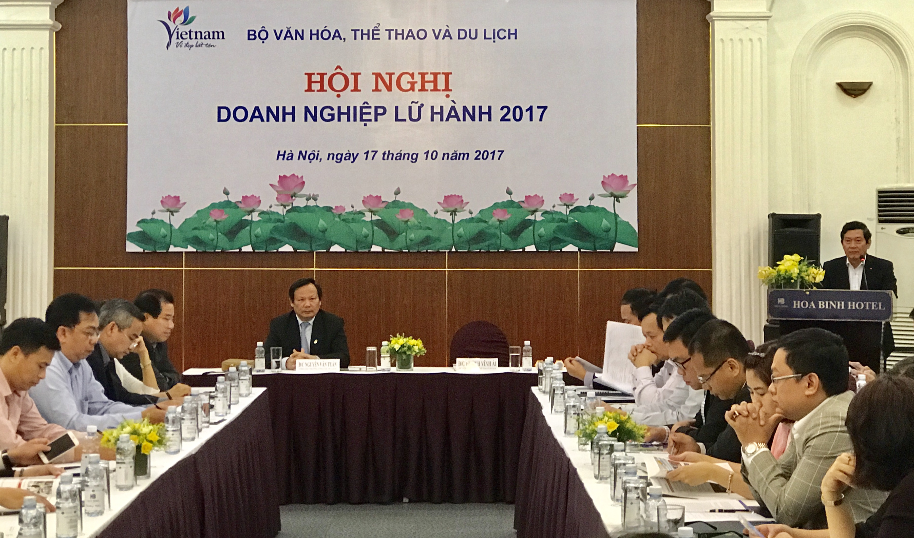  Khoảng 9,45 triệu lượt khách quốc tế đến Việt Nam trong 9 tháng đầu năm 2017