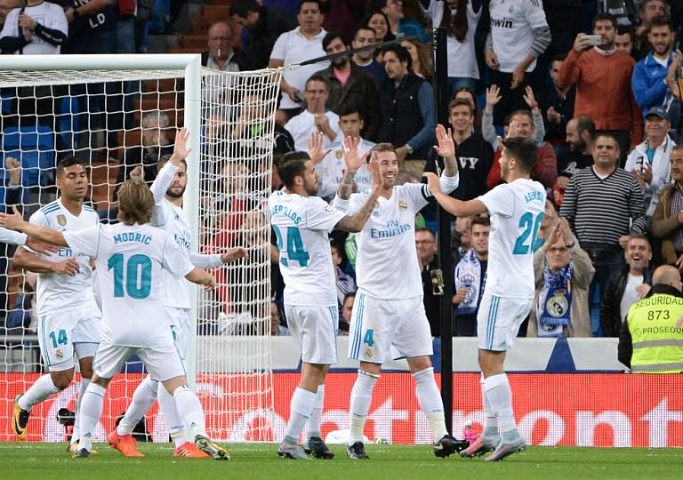 Vòng 9 La Liga: Real thắng dễ Eibar, tiếp tục bám đuổi Barca
