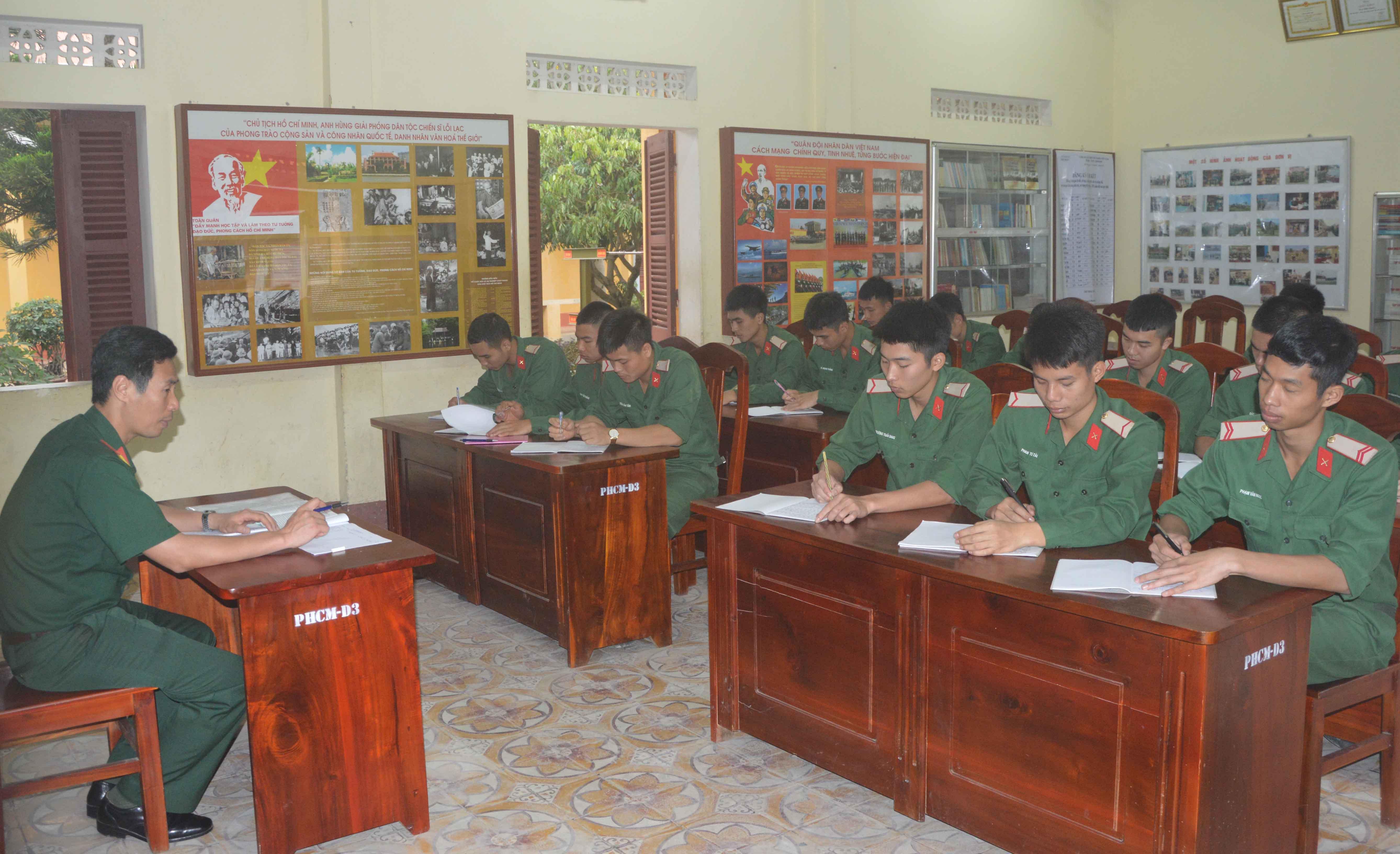 Đoàn kết, vượt khó xây dựng đơn vị tiến lên hiện đại
