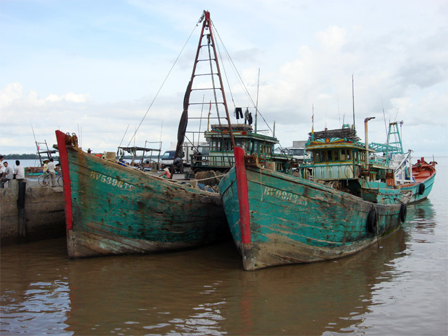 Các địa phương ứng phó khẩn cấp với áp thấp nhiệt đới, mưa lũ