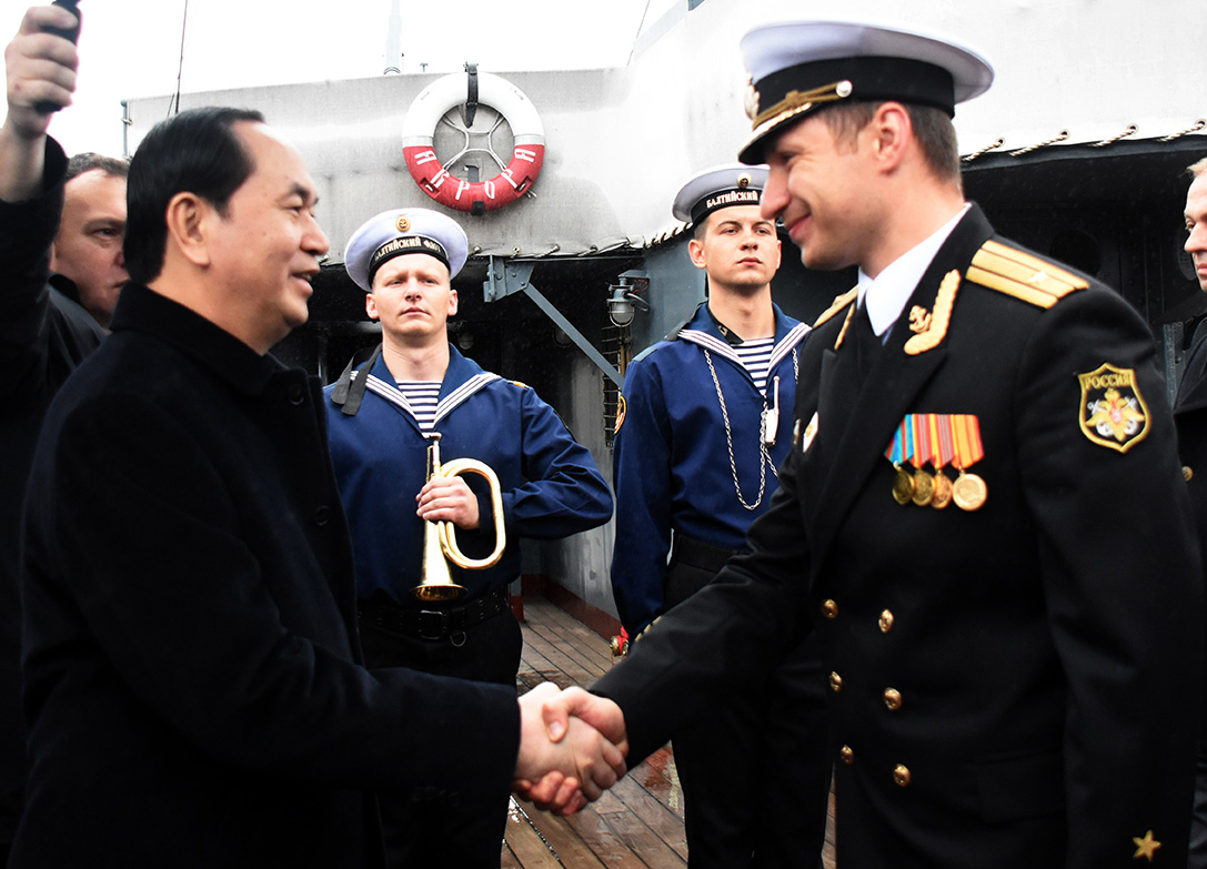 Cách mạng Tháng Mười Nga vĩ đại với cách mạng Việt Nam
