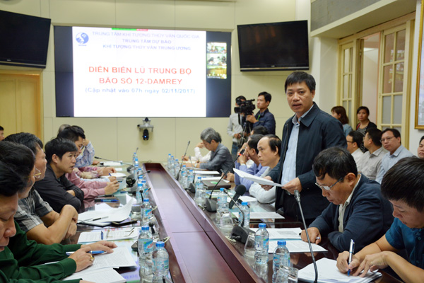 Áp thấp trên biển Đông mạnh lên thành bão, đề phòng mưa lũ 