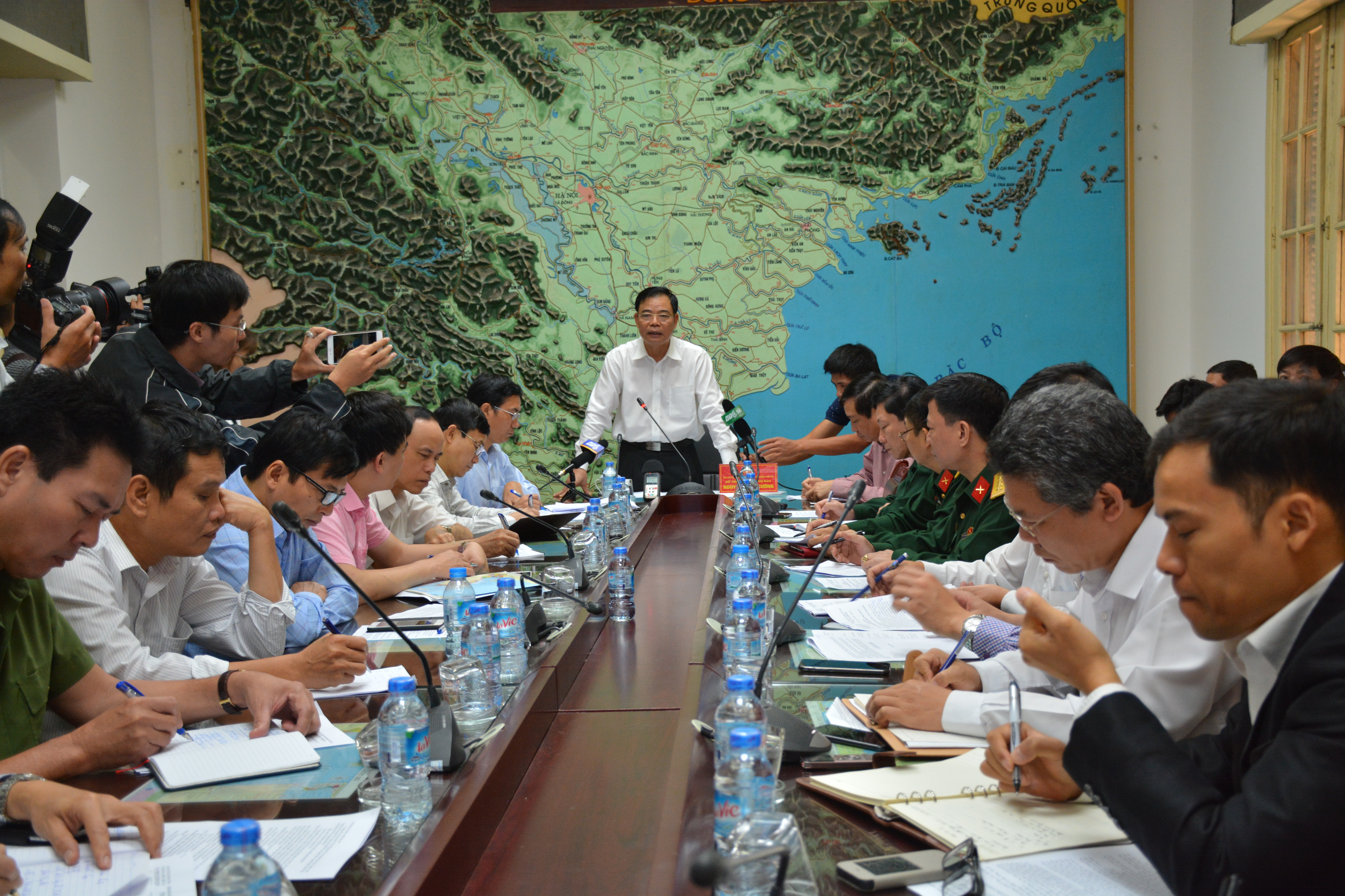 Ứng phó bão số 12: Các hồ chứa xuống cấp phải cử người giám sát chặt chẽ 24/24