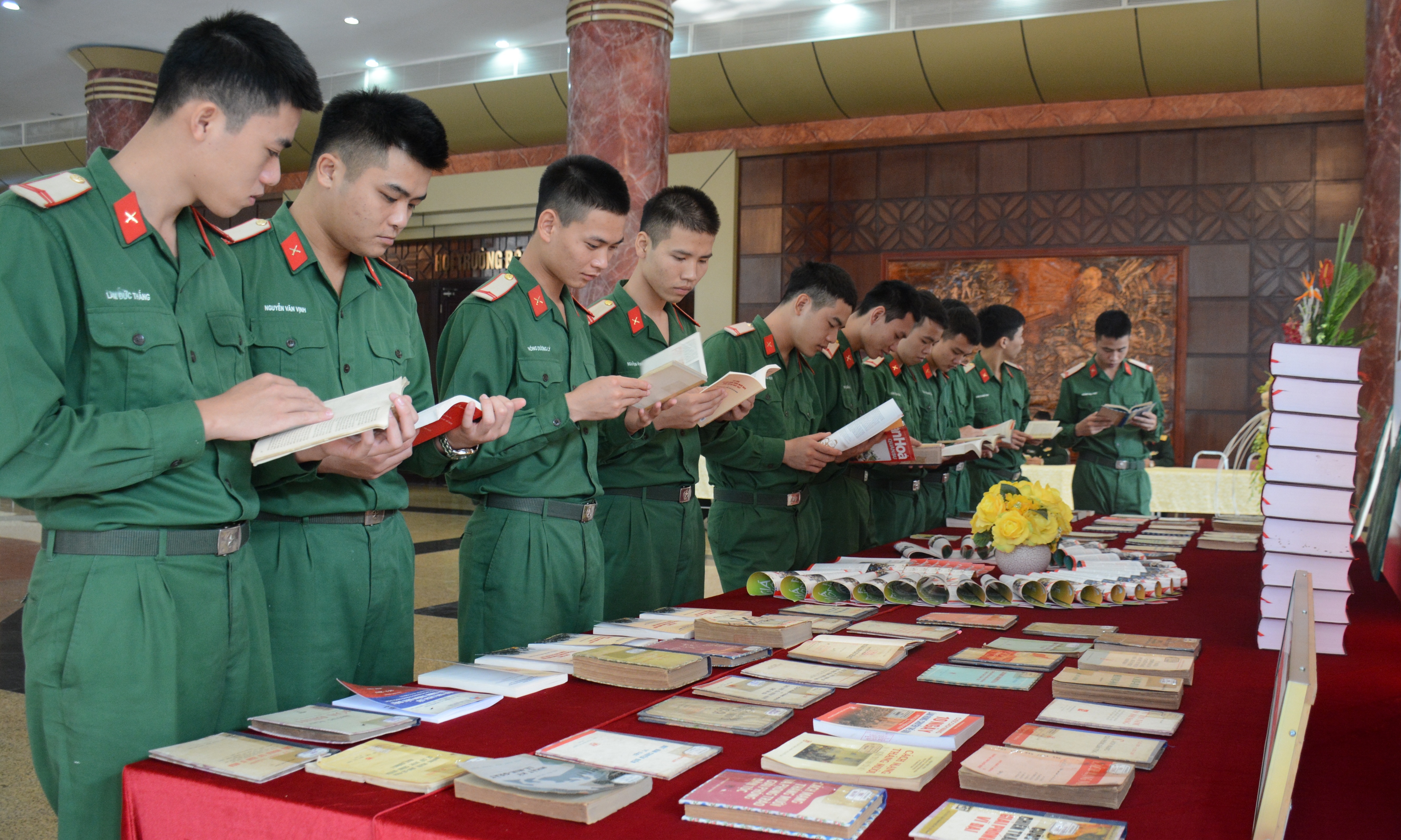 Giao lưu kỷ niệm 100 năm Cách mạng Tháng Mười Nga