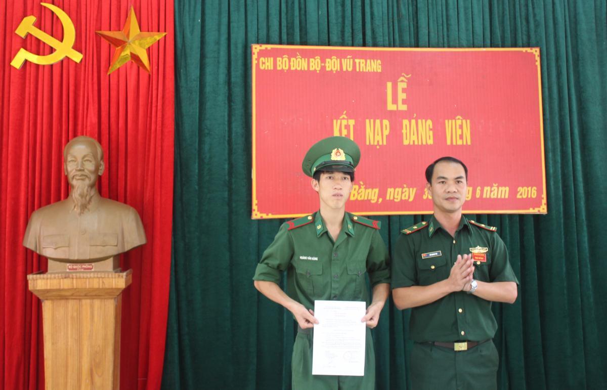 Gieo “hạt giống đỏ” nơi biên giới
