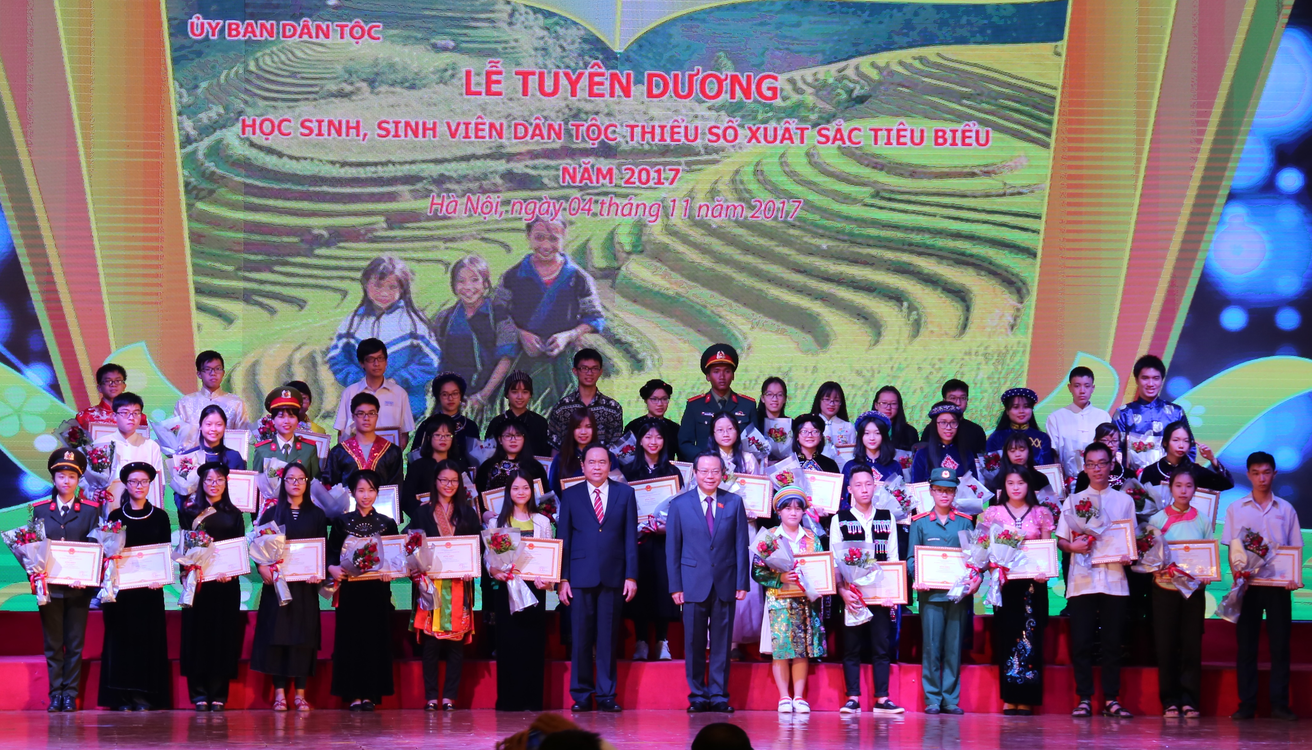 Tuyên dương học sinh, sinh viên dân tộc thiểu số xuất sắc tiêu biểu