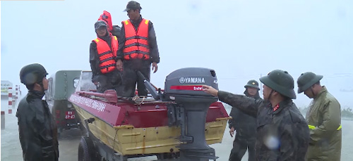 Khắc phục hậu quả bão số 12: Đã cứu vớt được 72 thuyền viên, 52 ngư dân